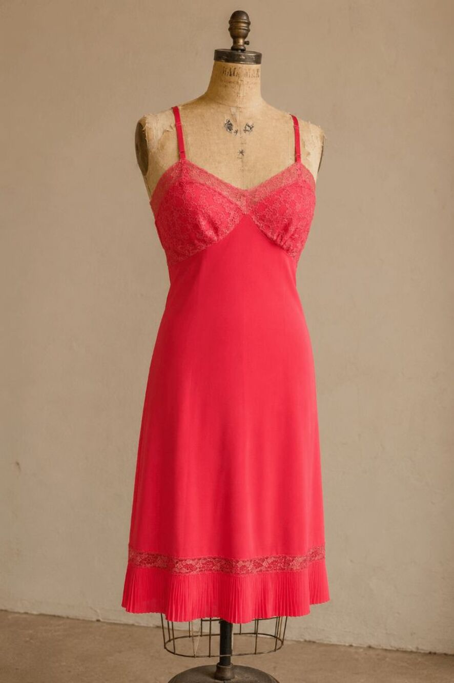 VTG 50s Luxite Nylon Slip Dress Pink Lace Pleated Hem Pinup Lingerie 32